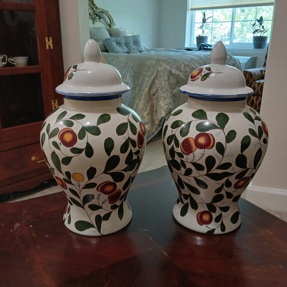 Moving sales, all high end almost new - Picture 12 of 12